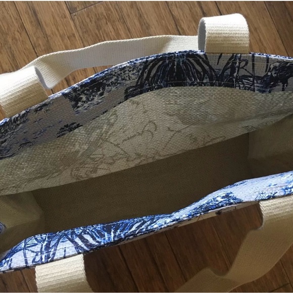 Dior Around the World Limited Edition Straw Tote - Picture 3 of 16